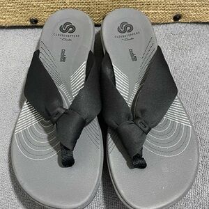 Clarks Black and Gray Women's Sandals NWT
